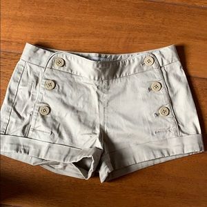 Aritzia shorts mid rise